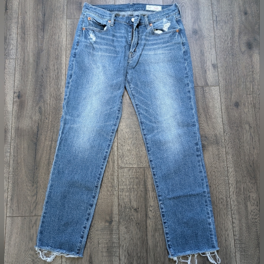 GAP Mid Rise Girlfriend Jeans in Classic Blue